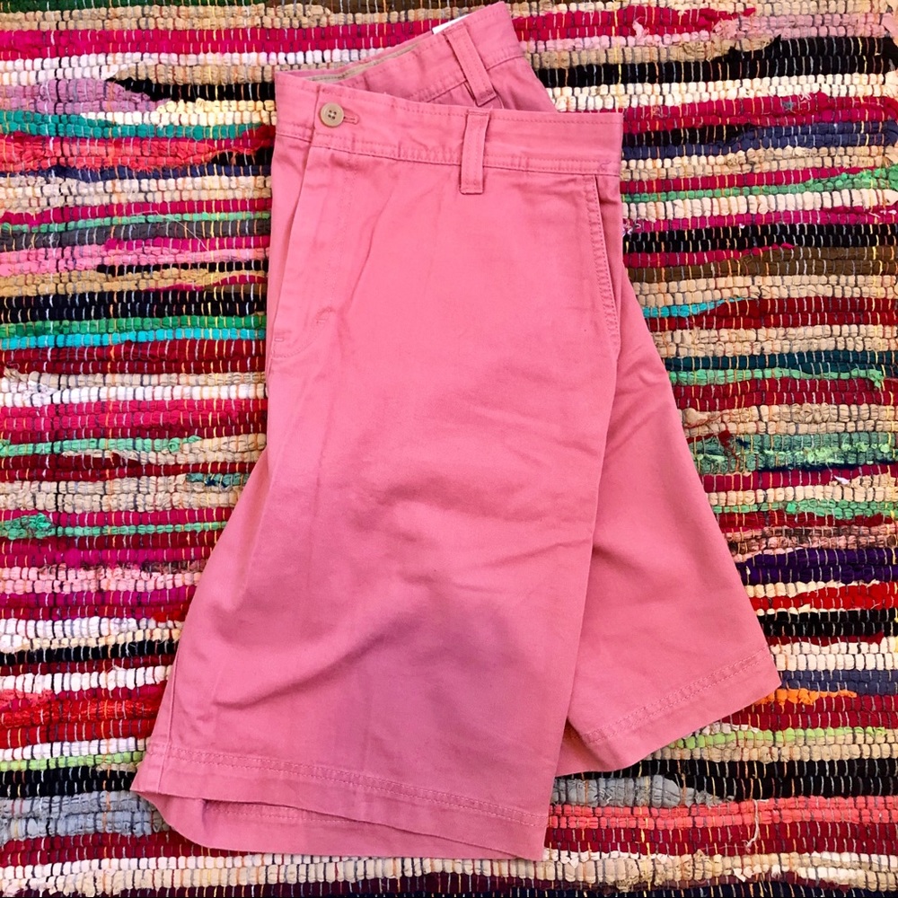 BNWT izod men’s salmon khaki washed chino shorts🌊